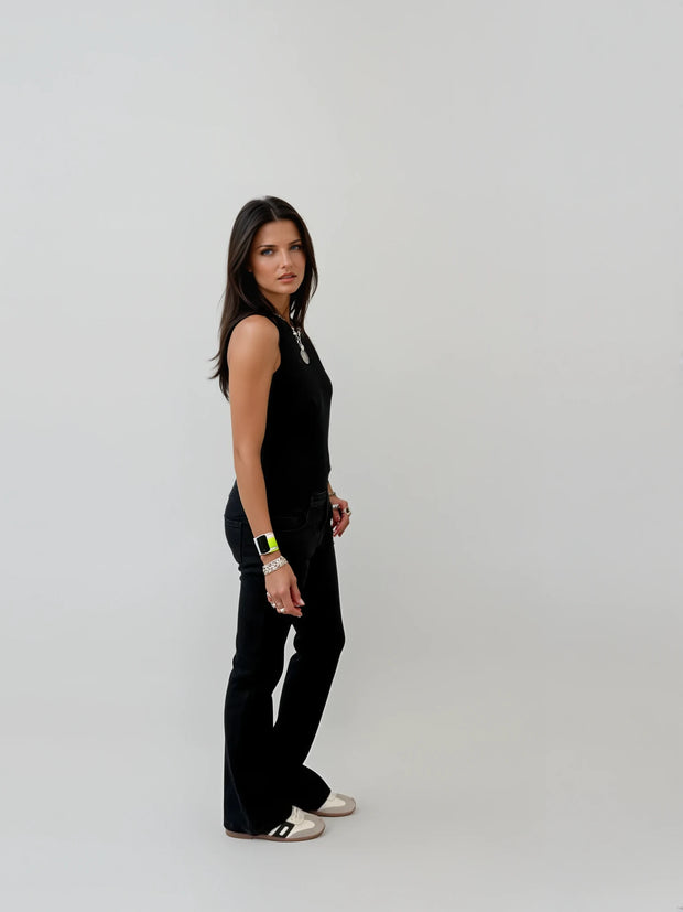 Mia-The Ultimate Black Tank – Soft, Chic & Versatile